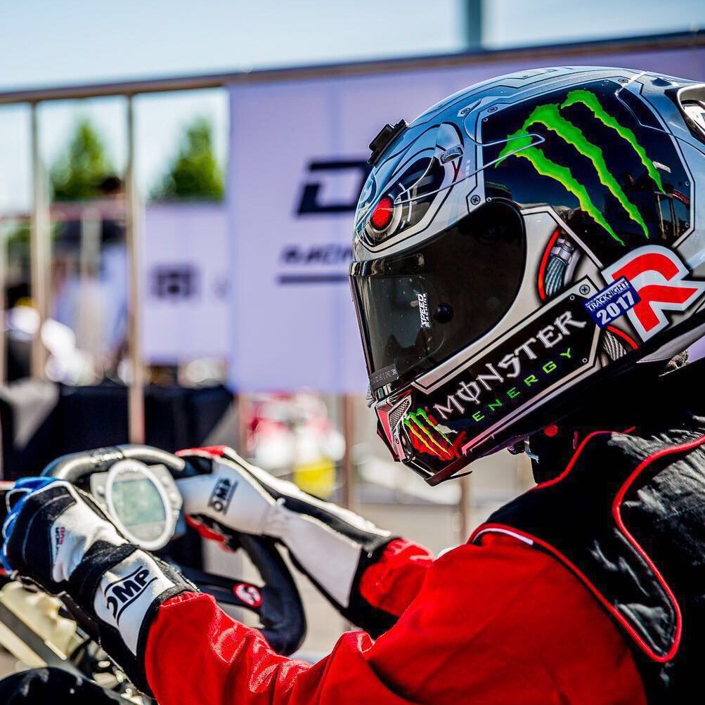 Profile of Junchen Zhou