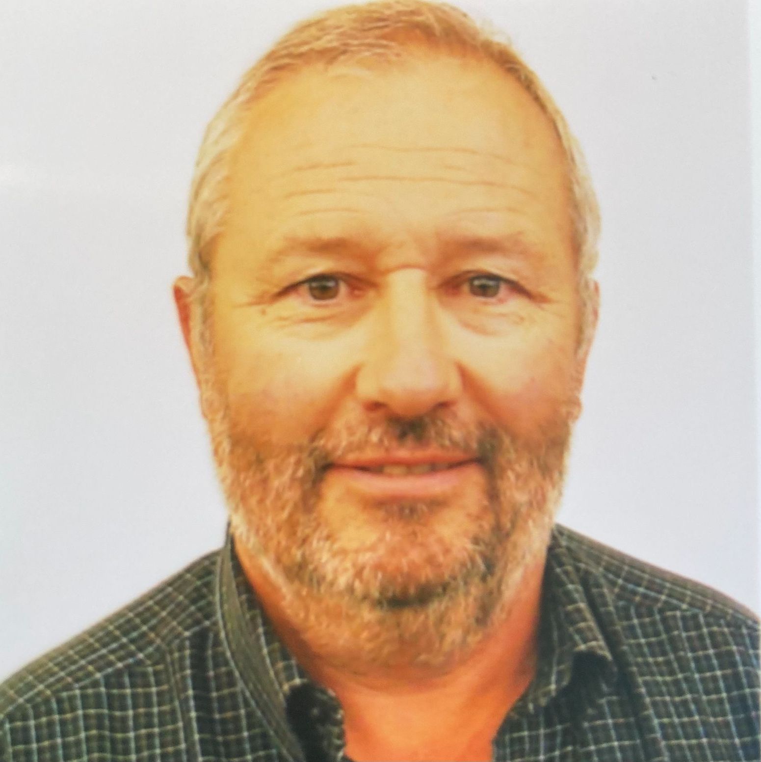 Profile of Jean Pierre Molerus