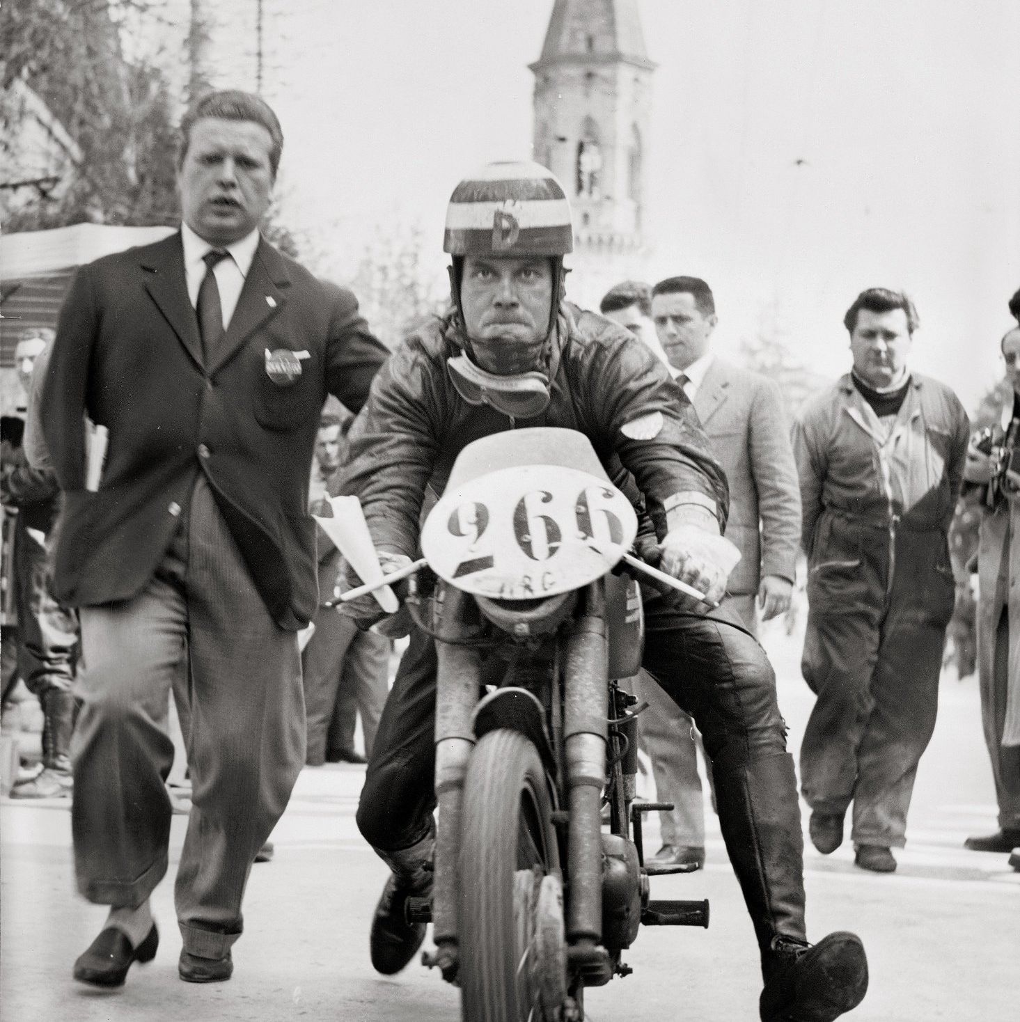 Profile of Fangzheng Guo