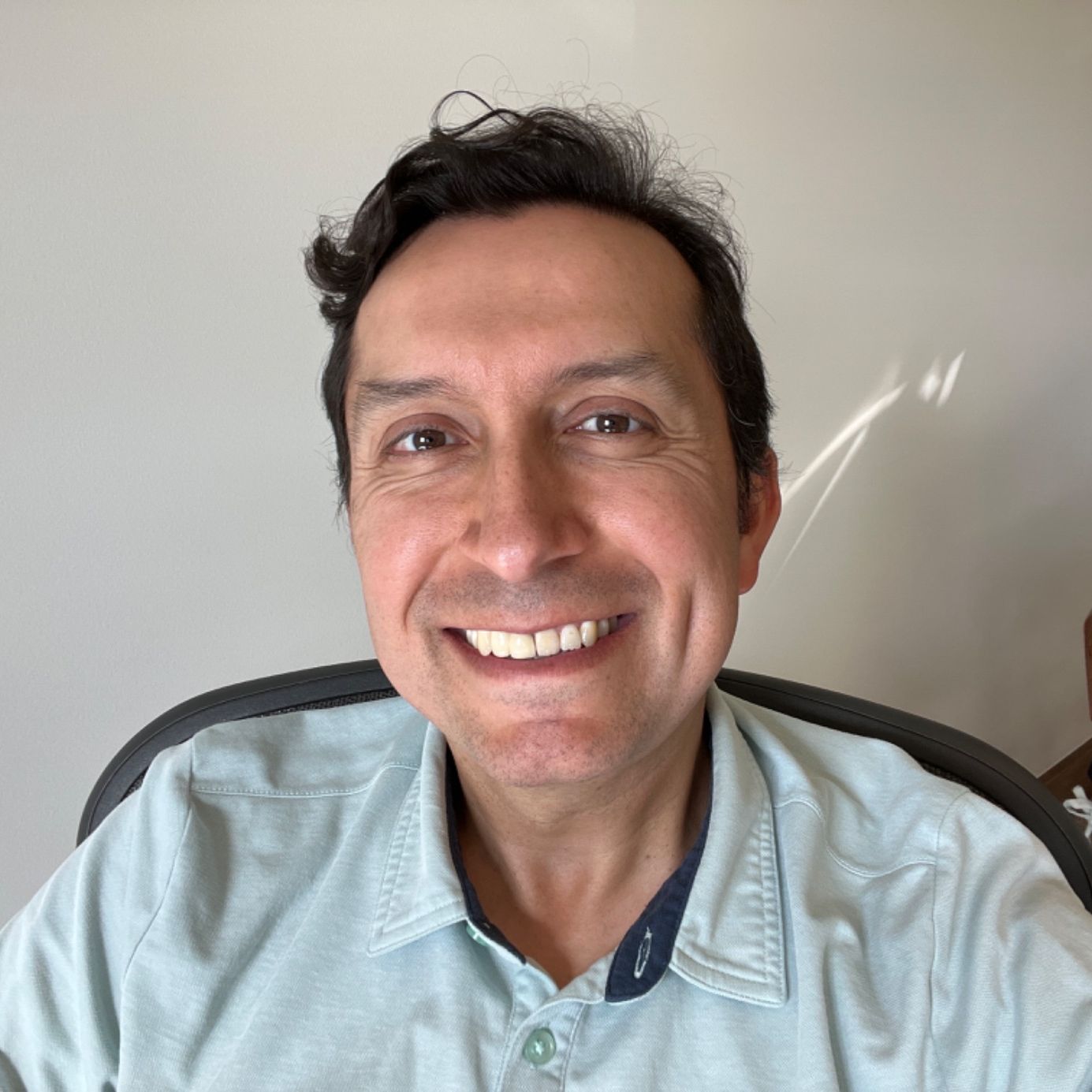 Profile of Carlos Hernandez