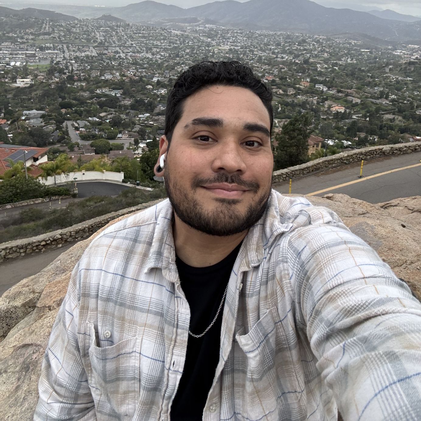Profile of Aron Becerra