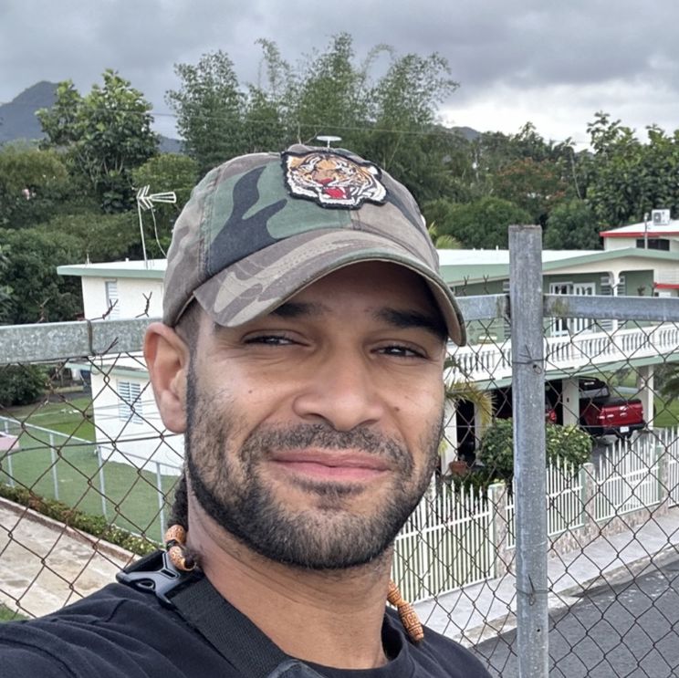 Profile of Luis Flores