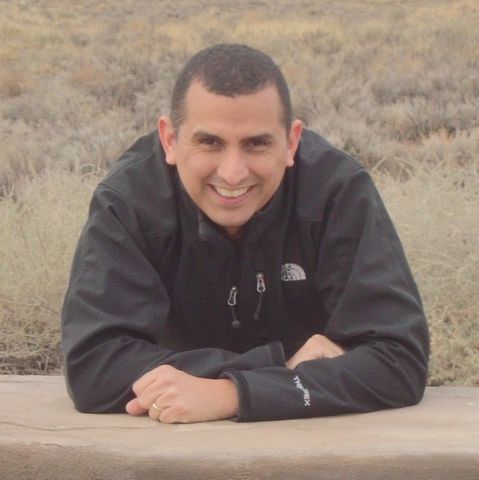 Profile of David de la Vega