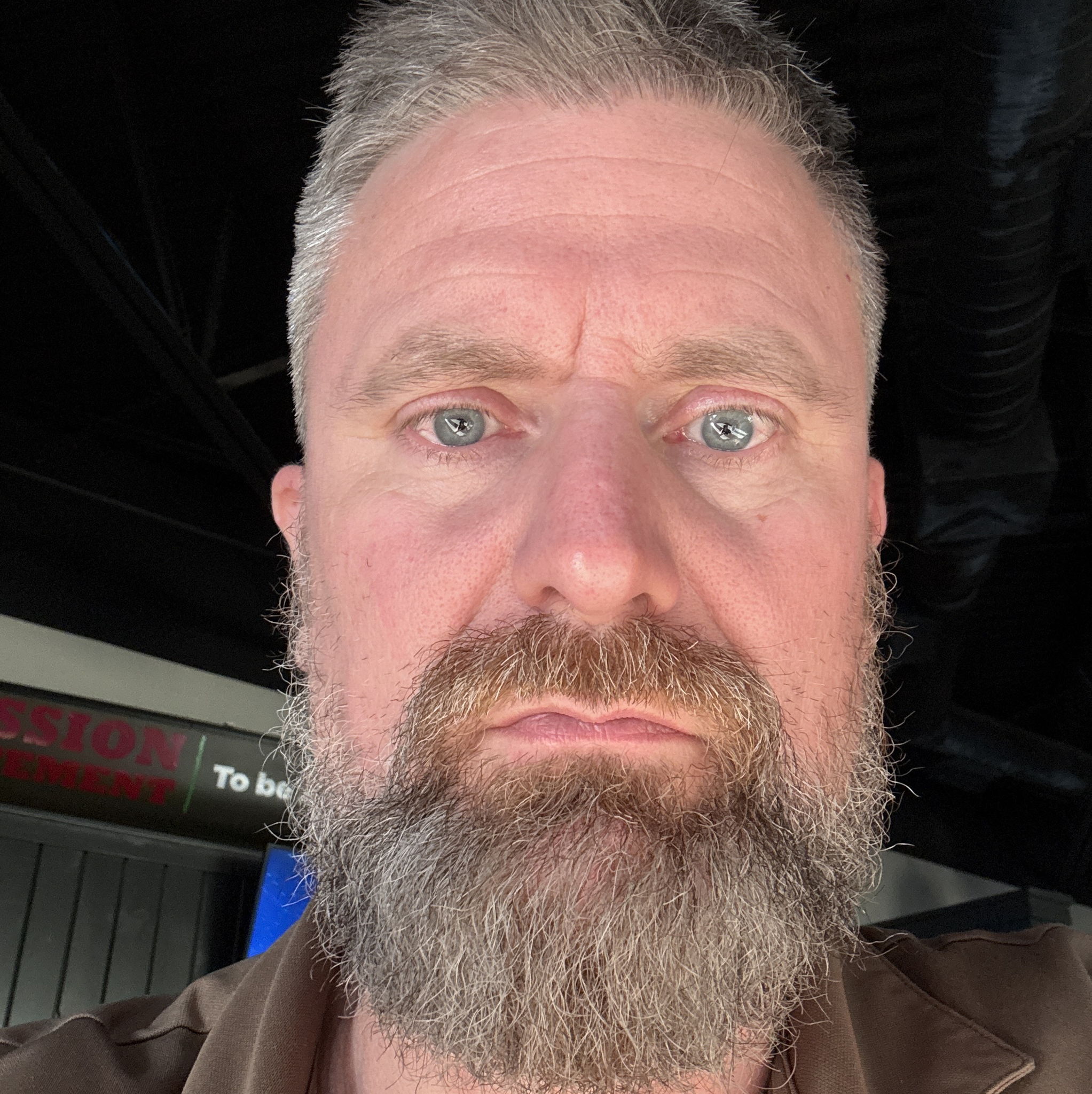 Profile of Lee Travis