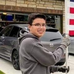 Profile of Lucas Labrador