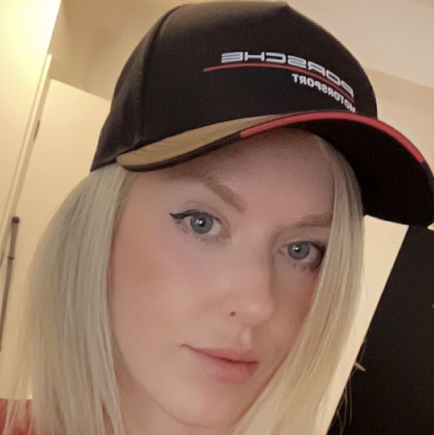 Profile of Elle Johnson