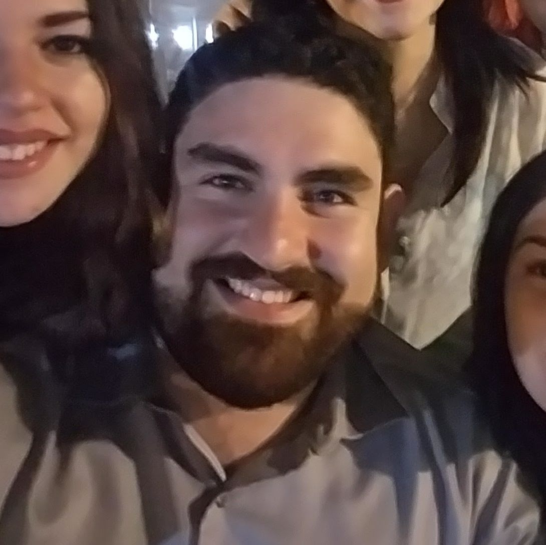 Profile of Luis Hernandez