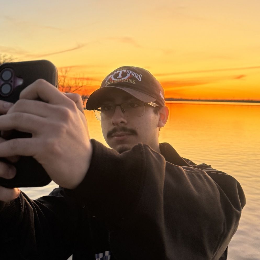 Profile of Daniel Cruz