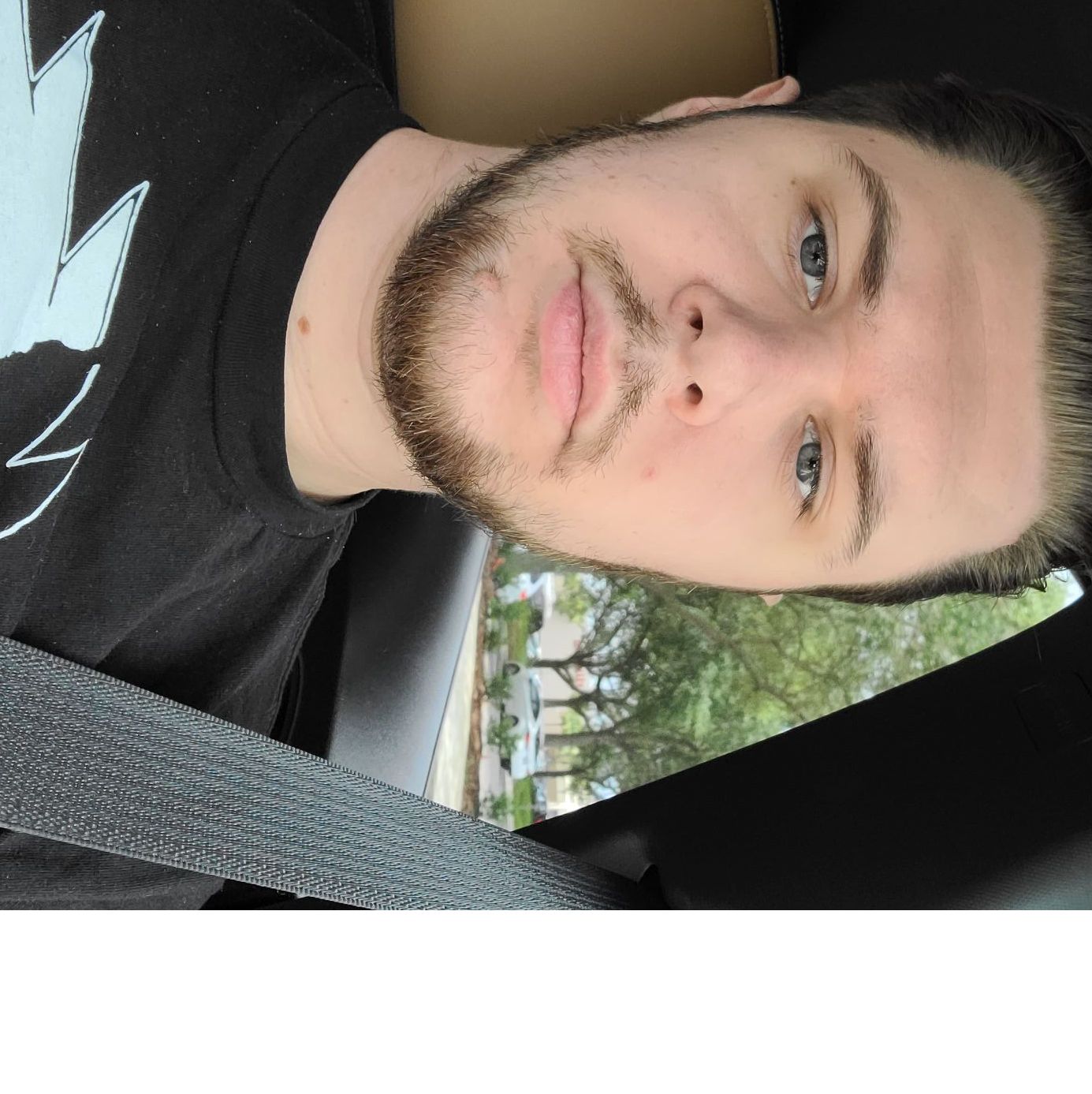 Profile of Riley Reis