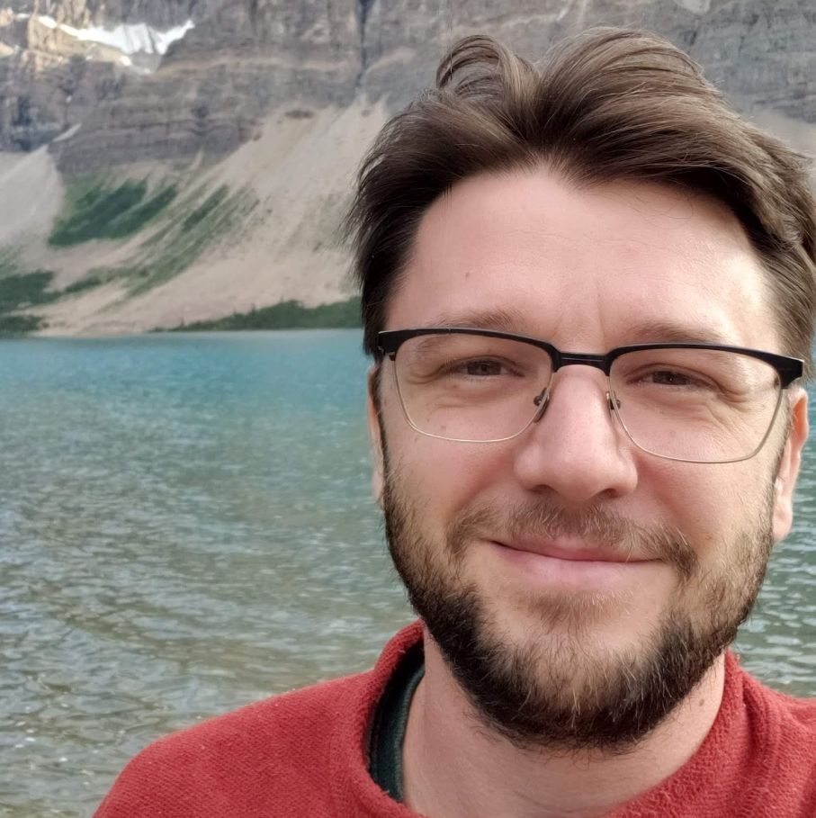 Profile of Zachary Thomas