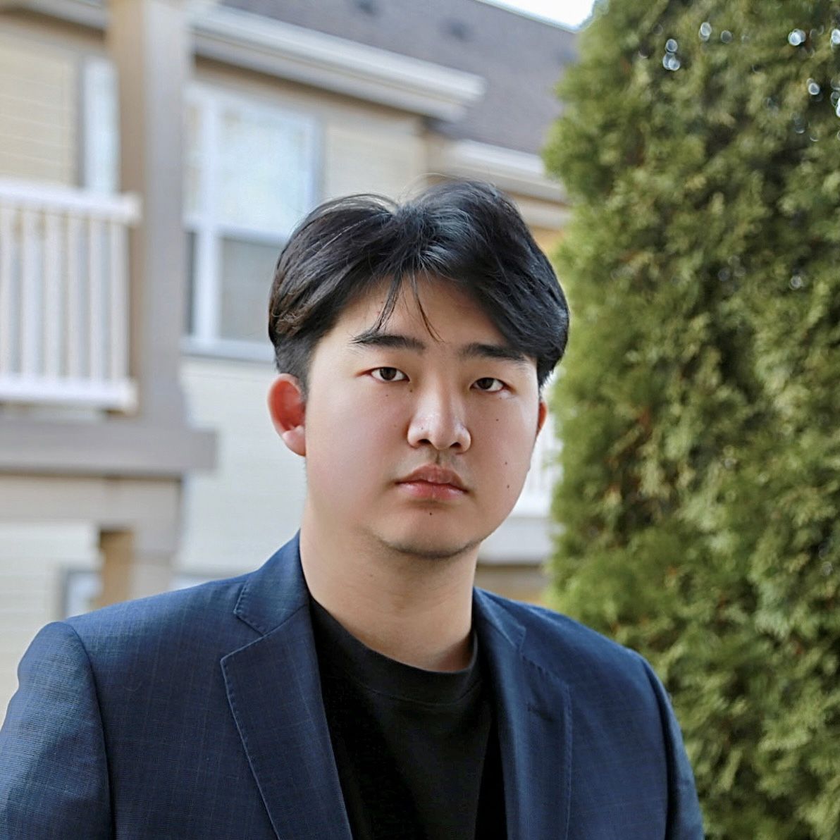 Profile of Yuxuan Liu