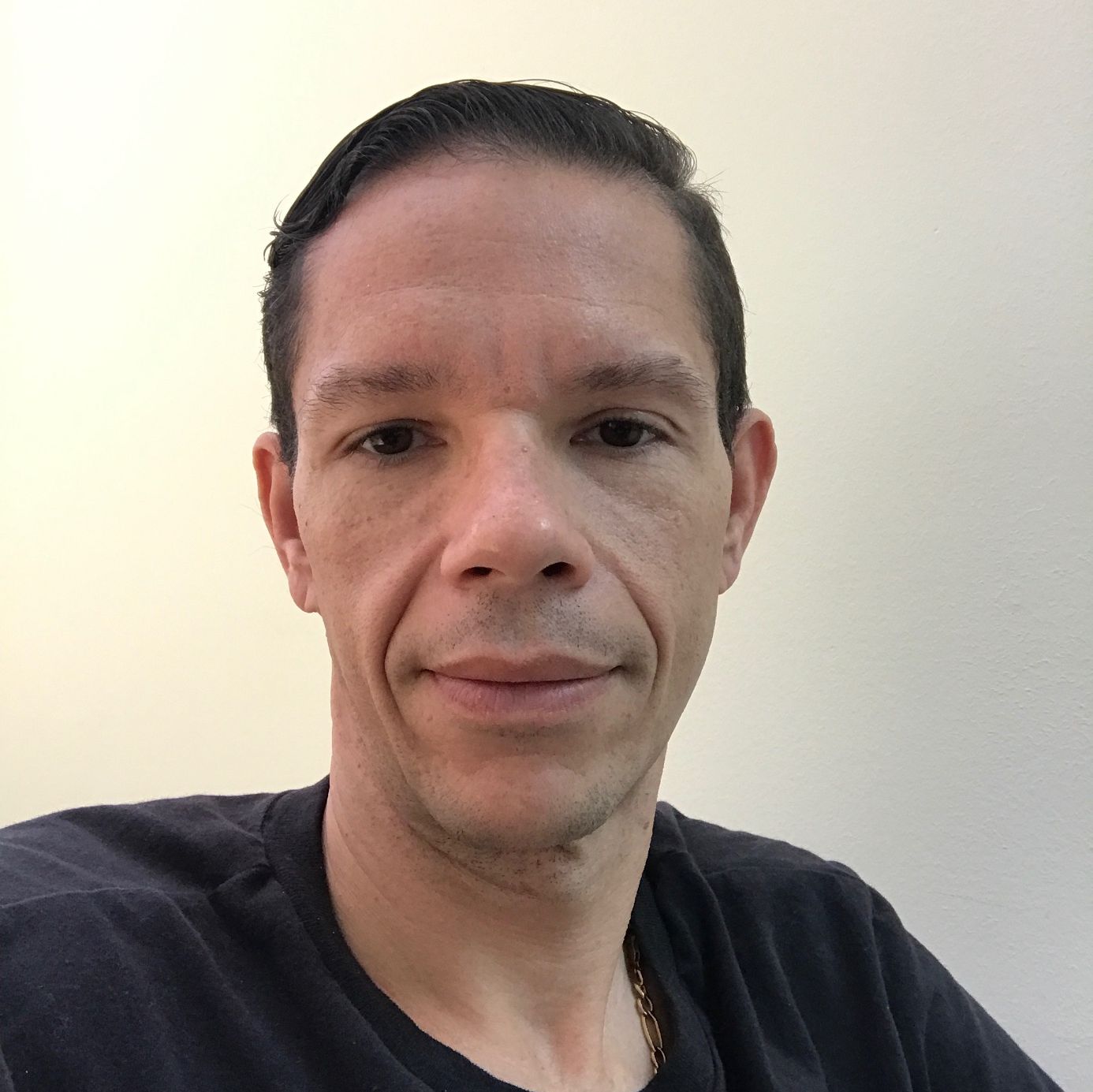 Profile of Luiz Carvalho