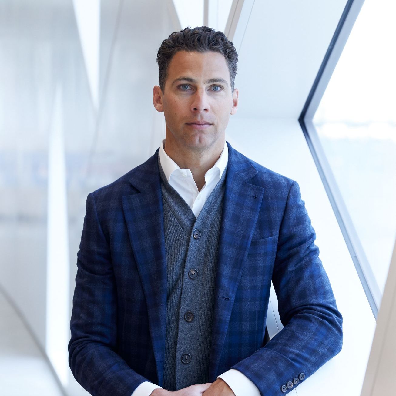 Profile of elliot porozni