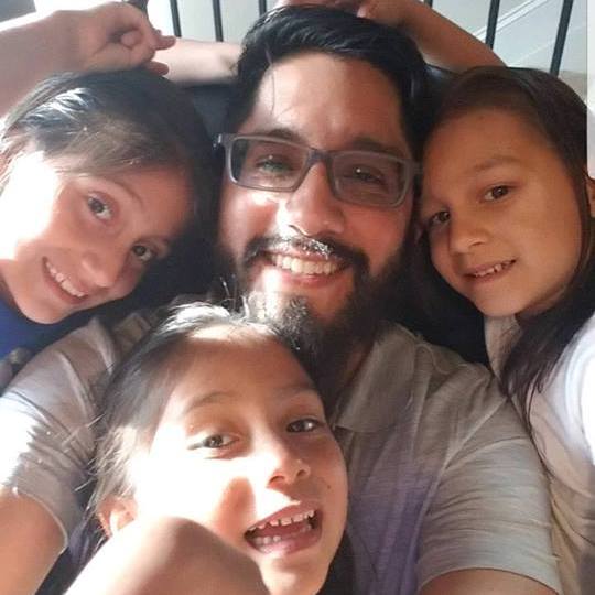 Profile of Raul Landeo