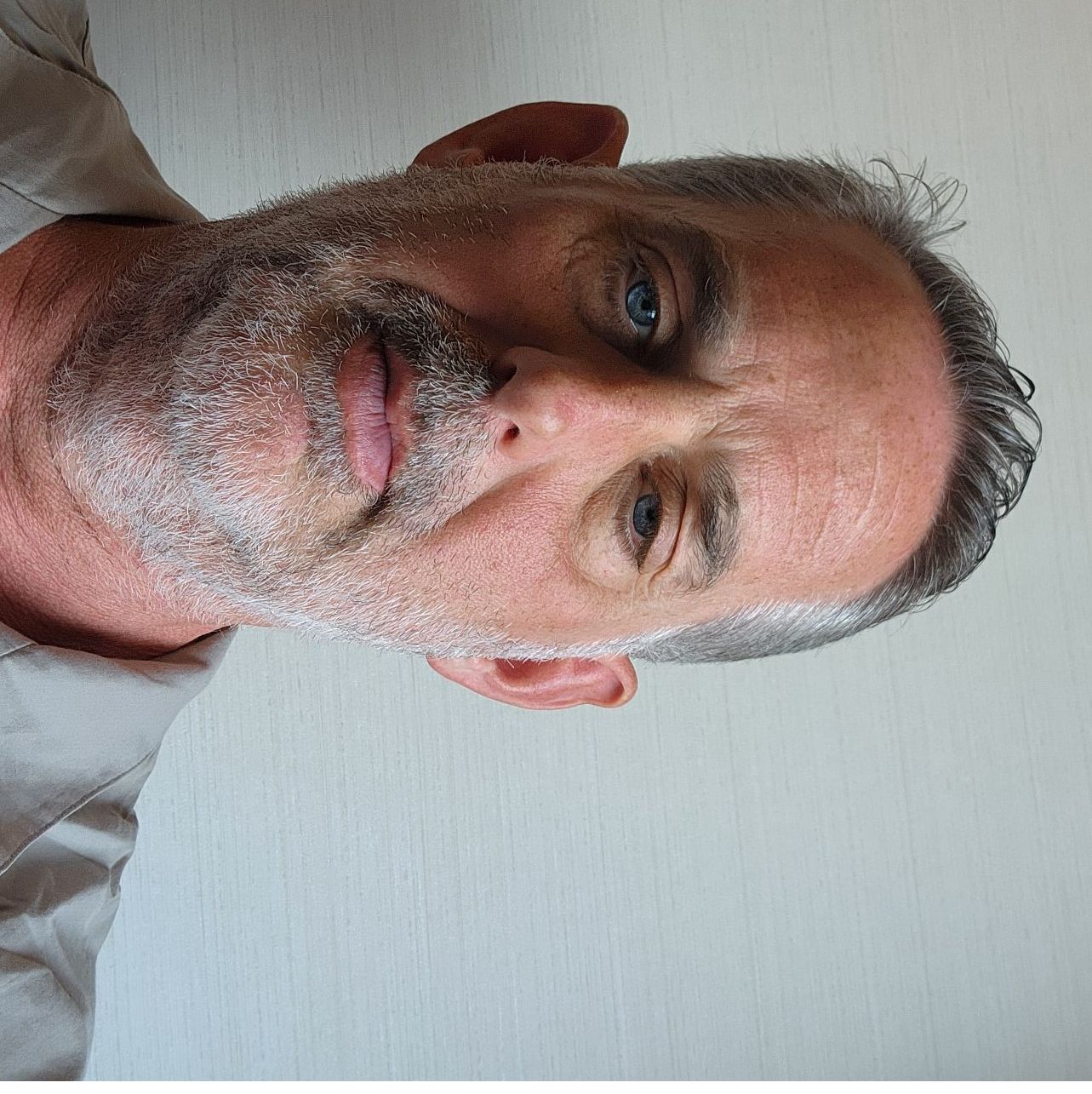 Profile of Scott Thomson