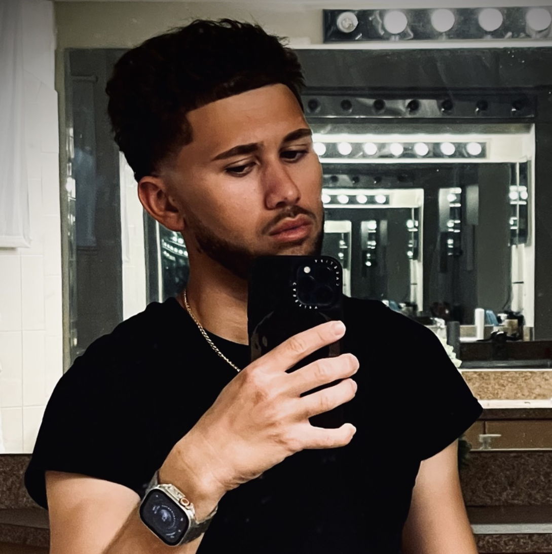Profile of Lucas Roman