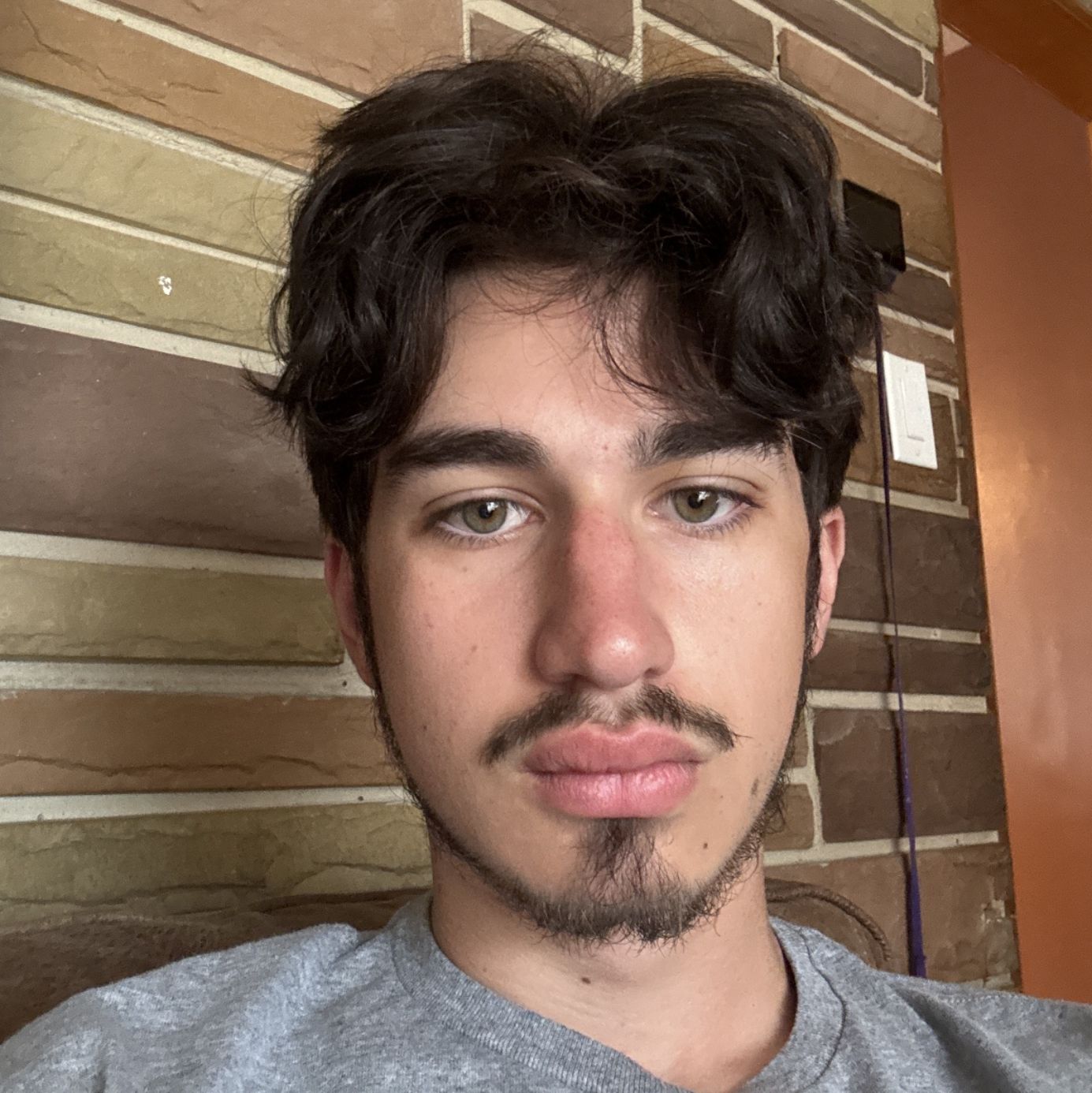 Profile of Niko Konstantinos