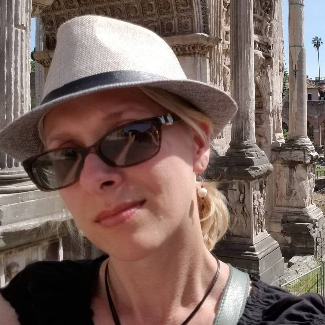 Profile of Sarah Hora