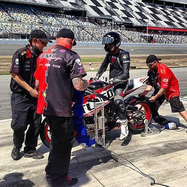 Profile of Roberto Vargas