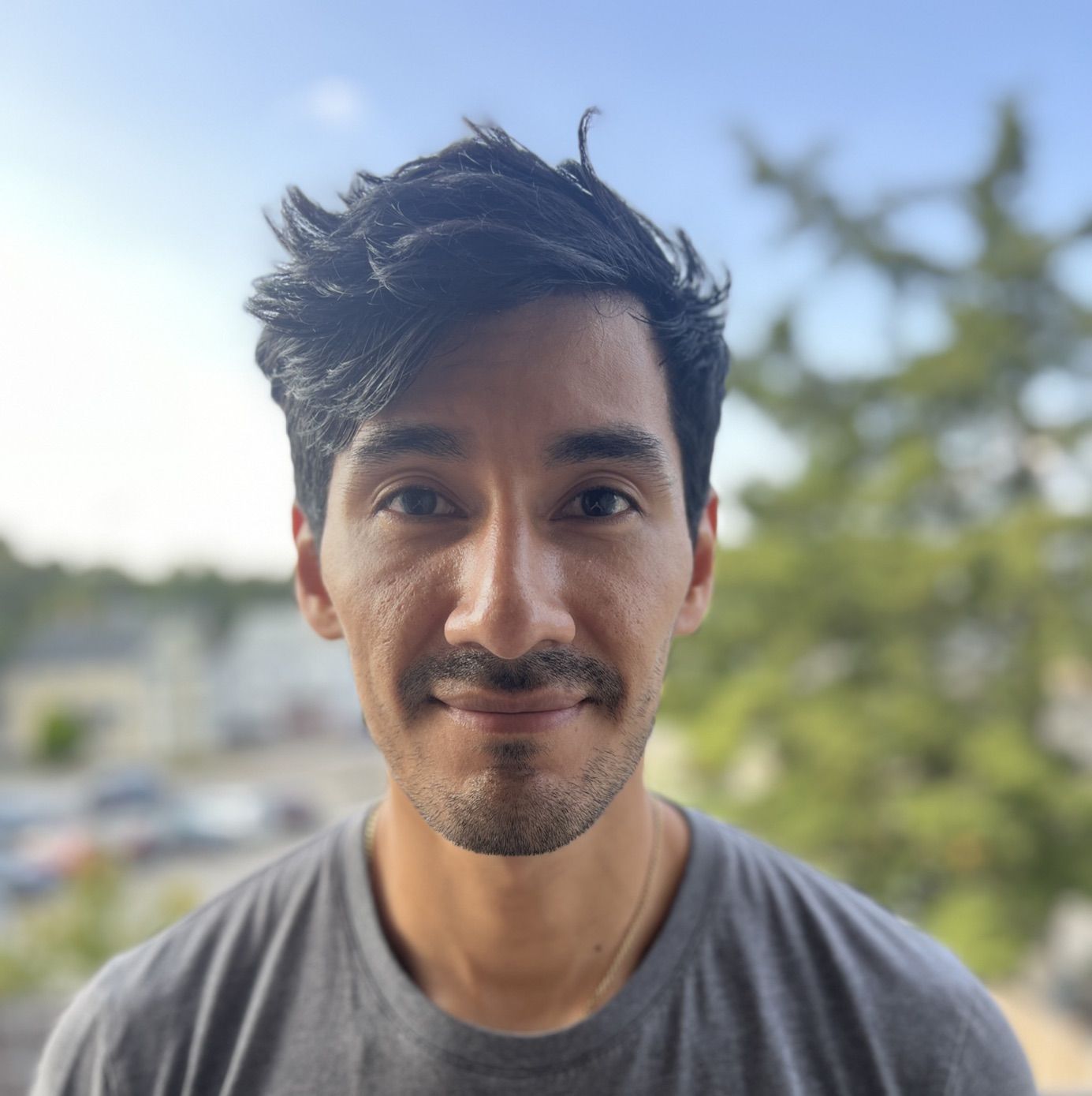 Profile of Luis Hernandez