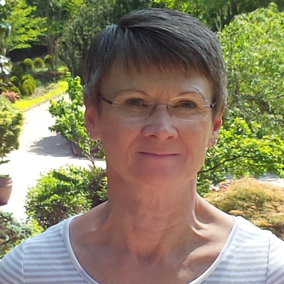 Profile of Brenda Lyons