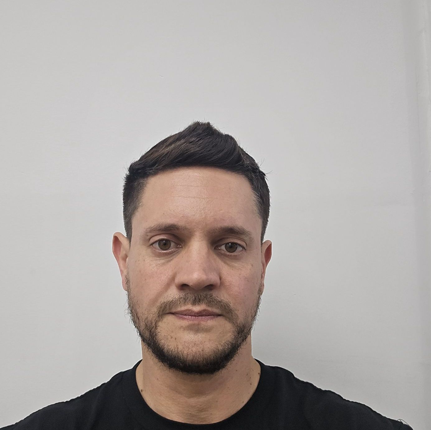 Profile of Mauricio Valencia