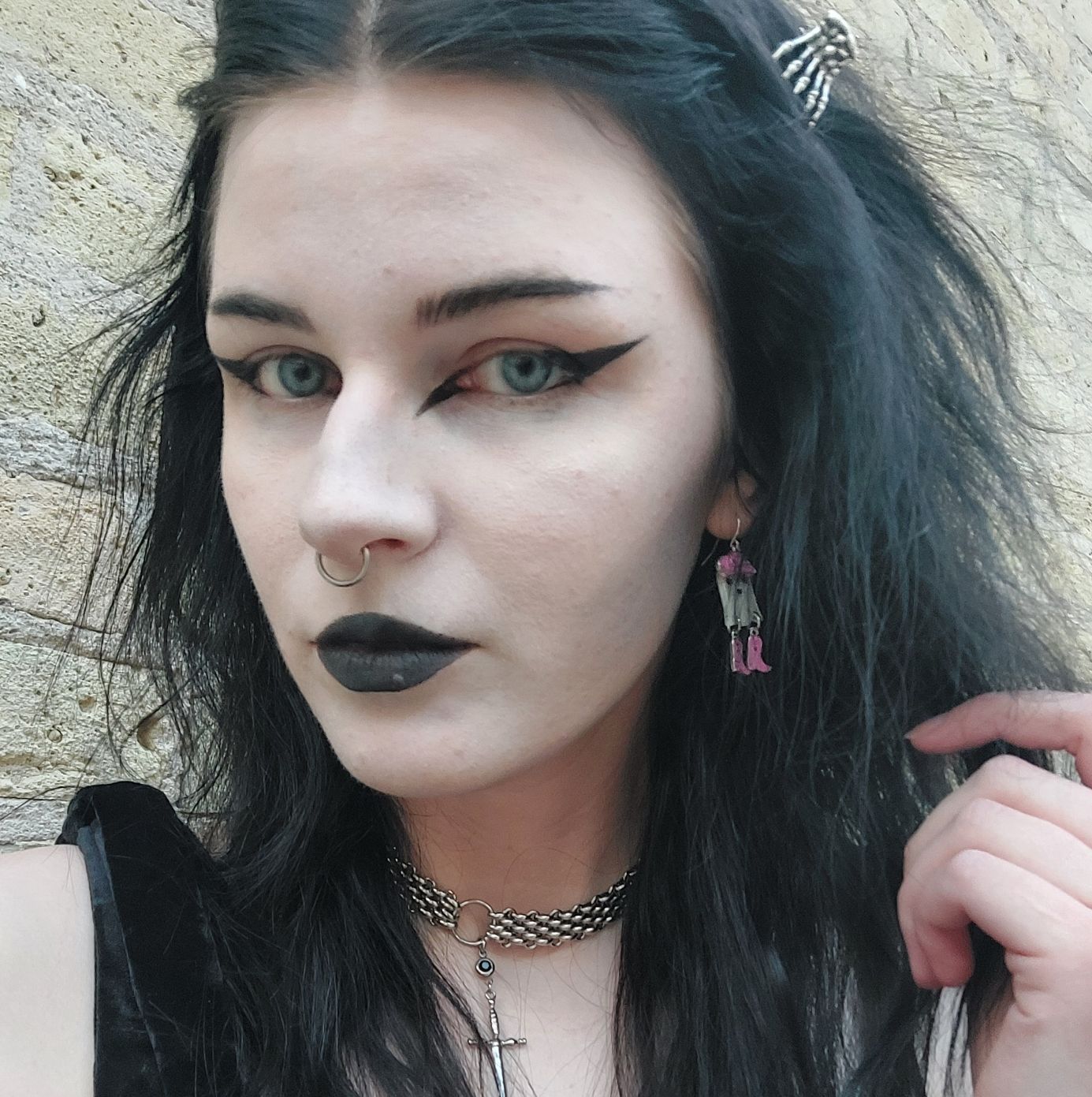 Profile of Nicky Wolfe