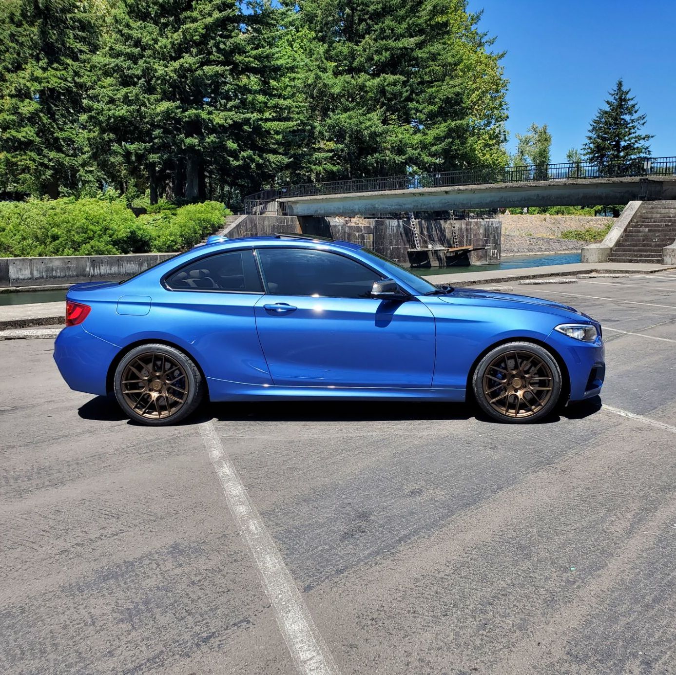 Profile of Eric Mackinnon