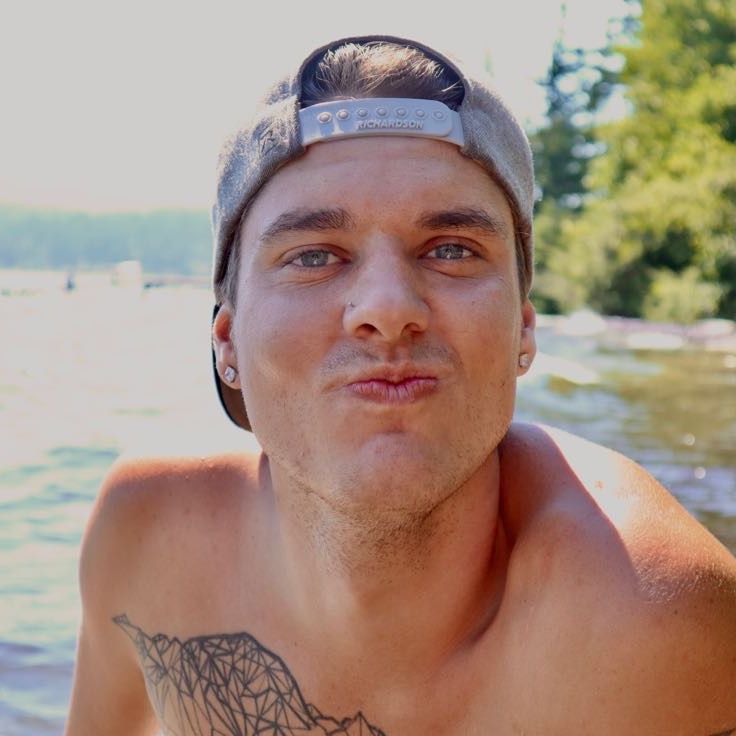 Profile of Christian Hinds