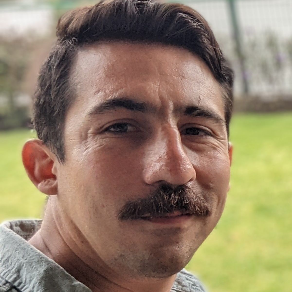 Profile of David De La Torre