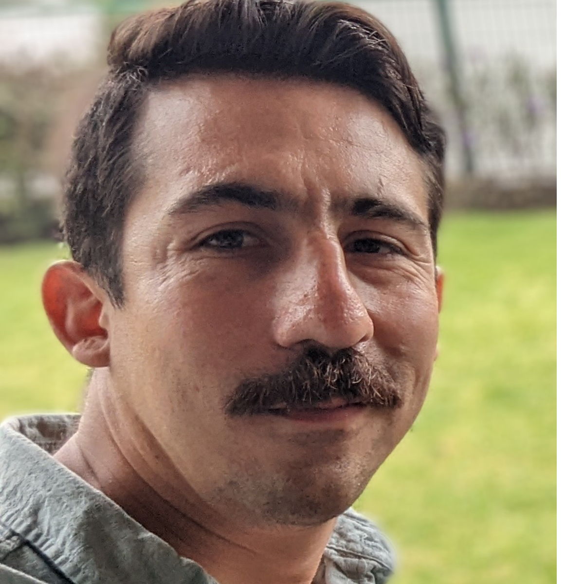 Profile of David De La Torre