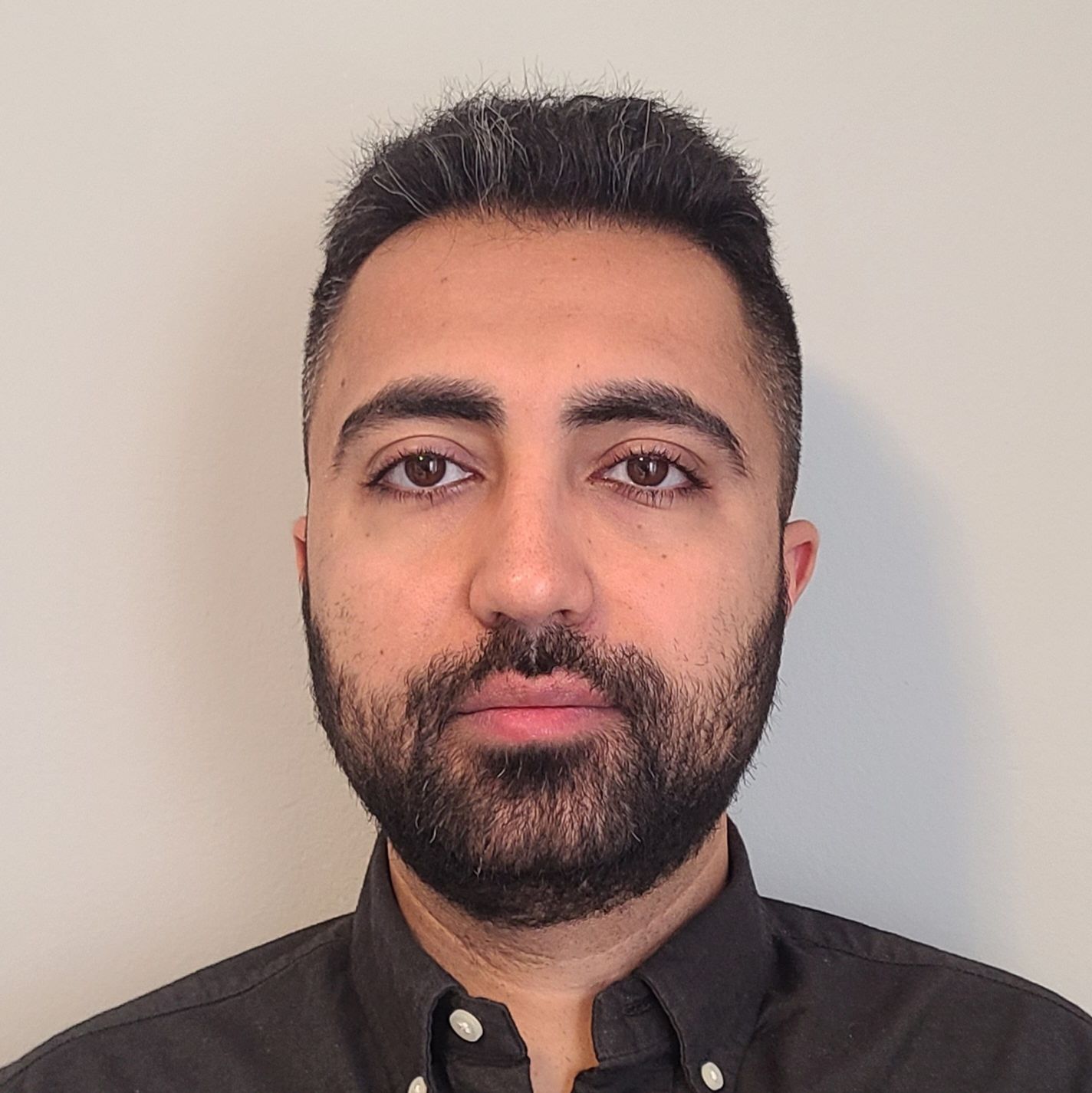 Profile of Arman Roshan