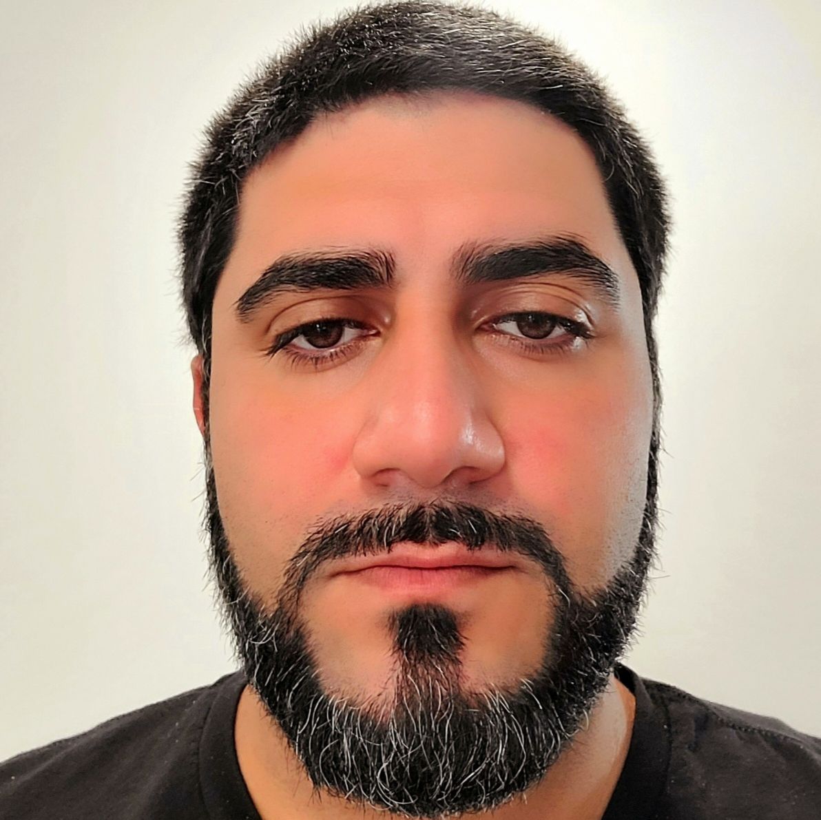 Profile of ROUZBEH NIKAZMRAD