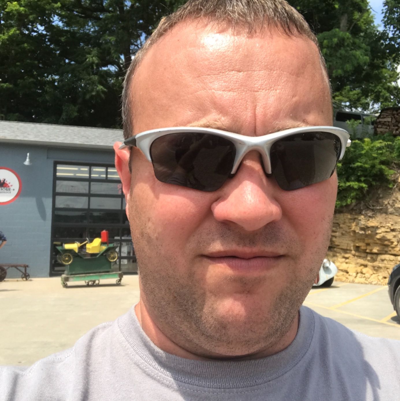 Profile of Joel Lowe