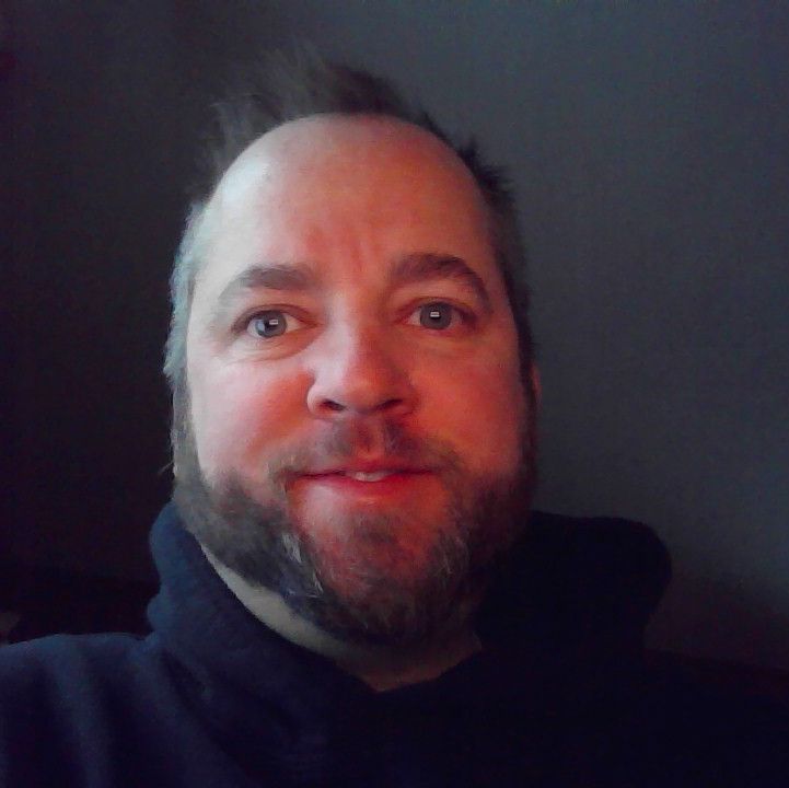 Profile of Kevin Line