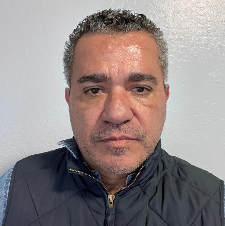 Profile of Welder Santos