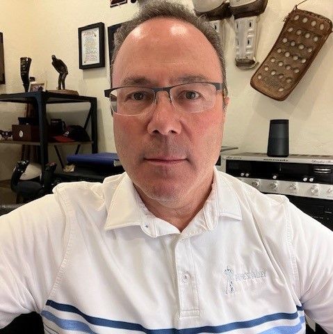 Profile of Lee Martucci
