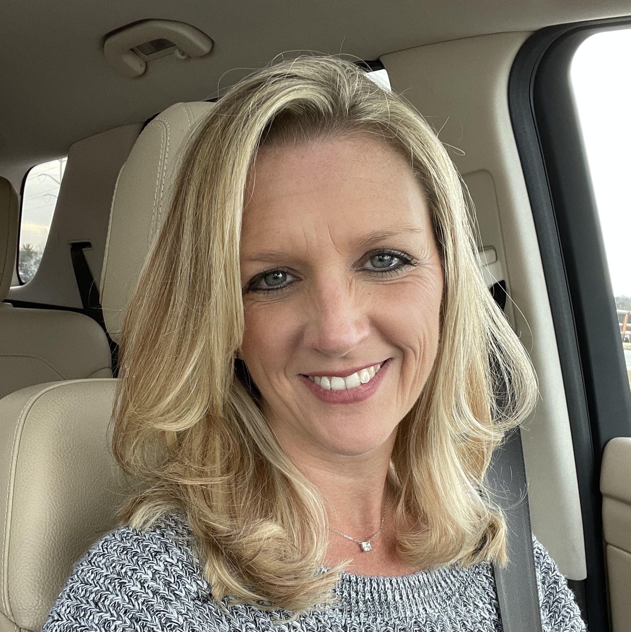 Profile of Traci Hennessy