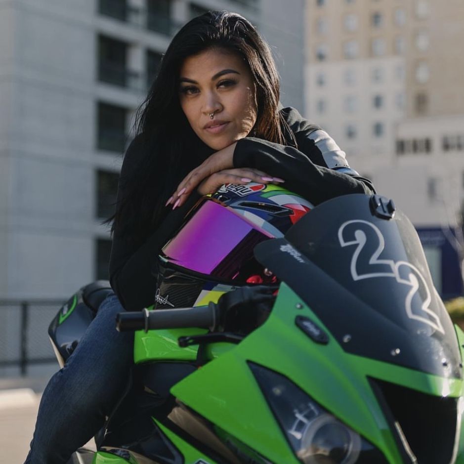 Profile of Polly Lesaguis