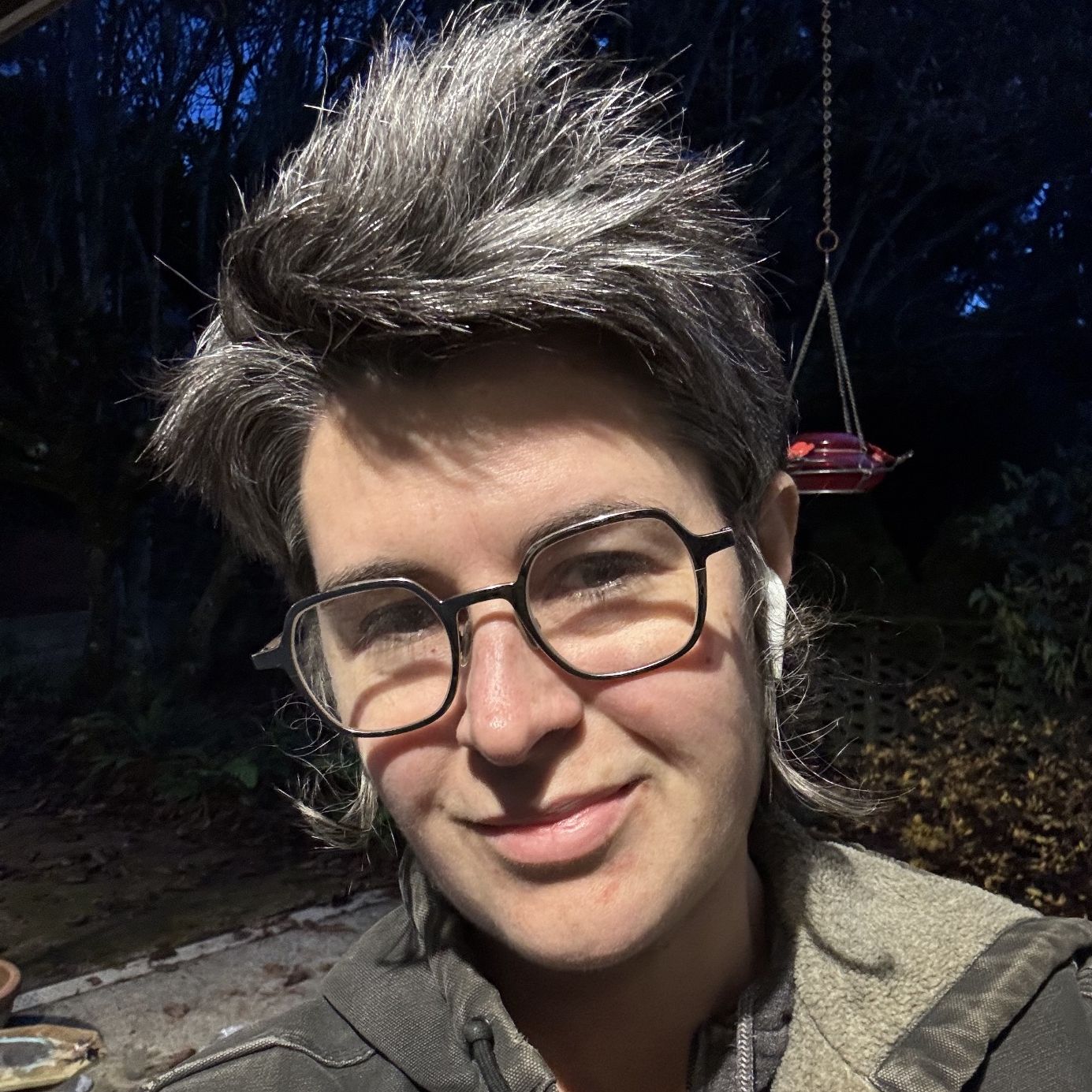 Profile of Eva Hollis