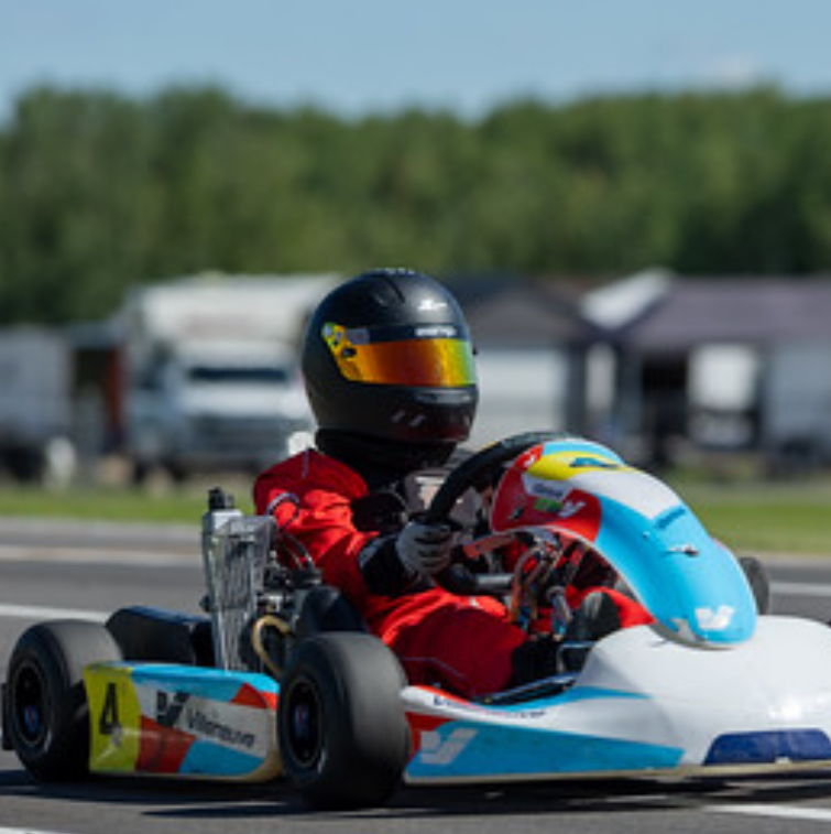 Profile of Max Mateus