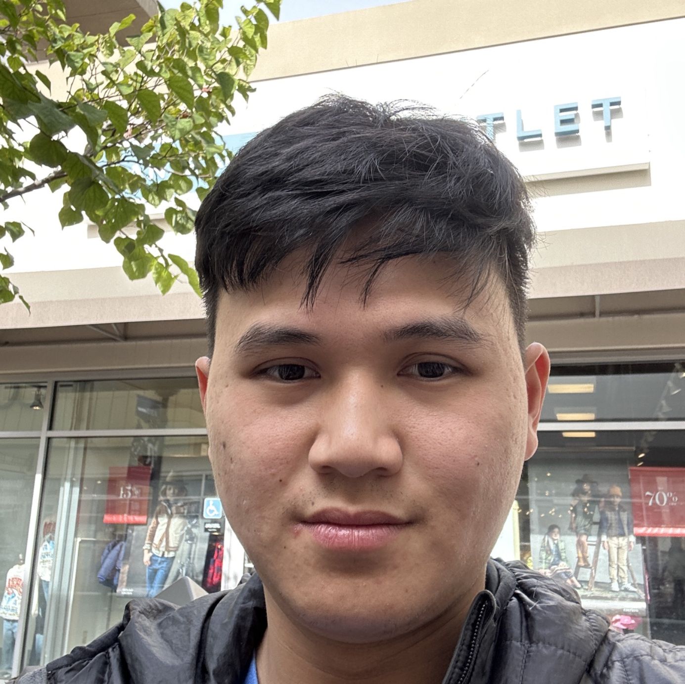 Profile of Dennis Le