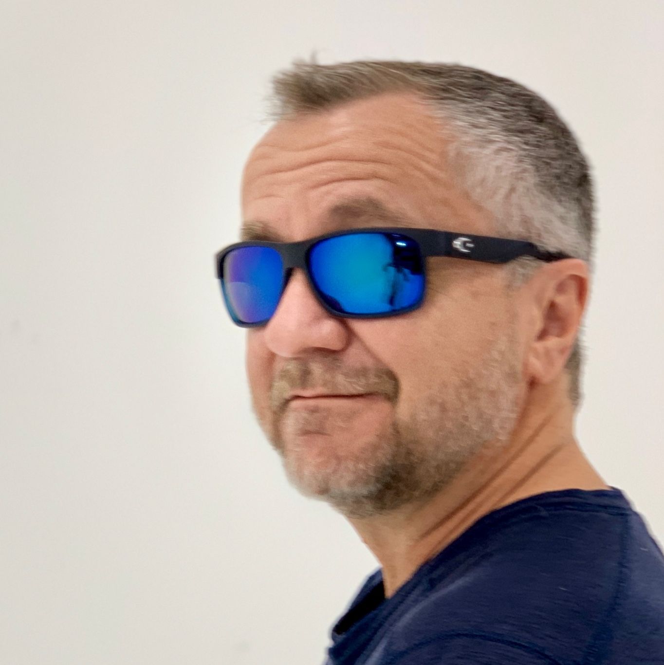 Profile of Lee Thomas