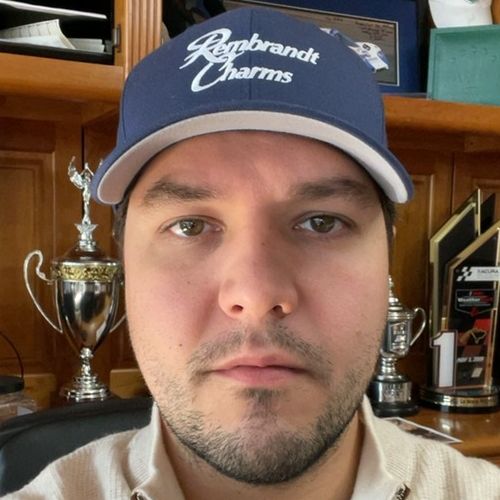 Profile of Eric Lux