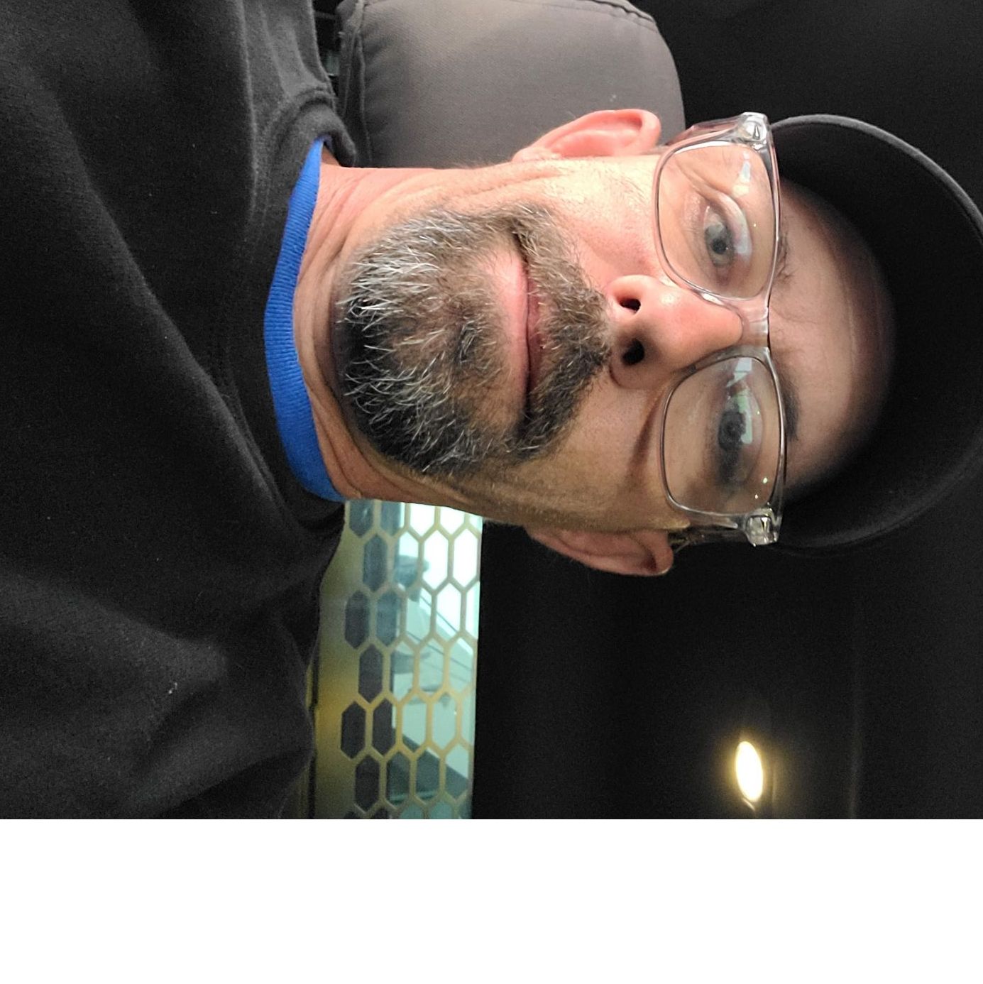 Profile of Daniel Selves