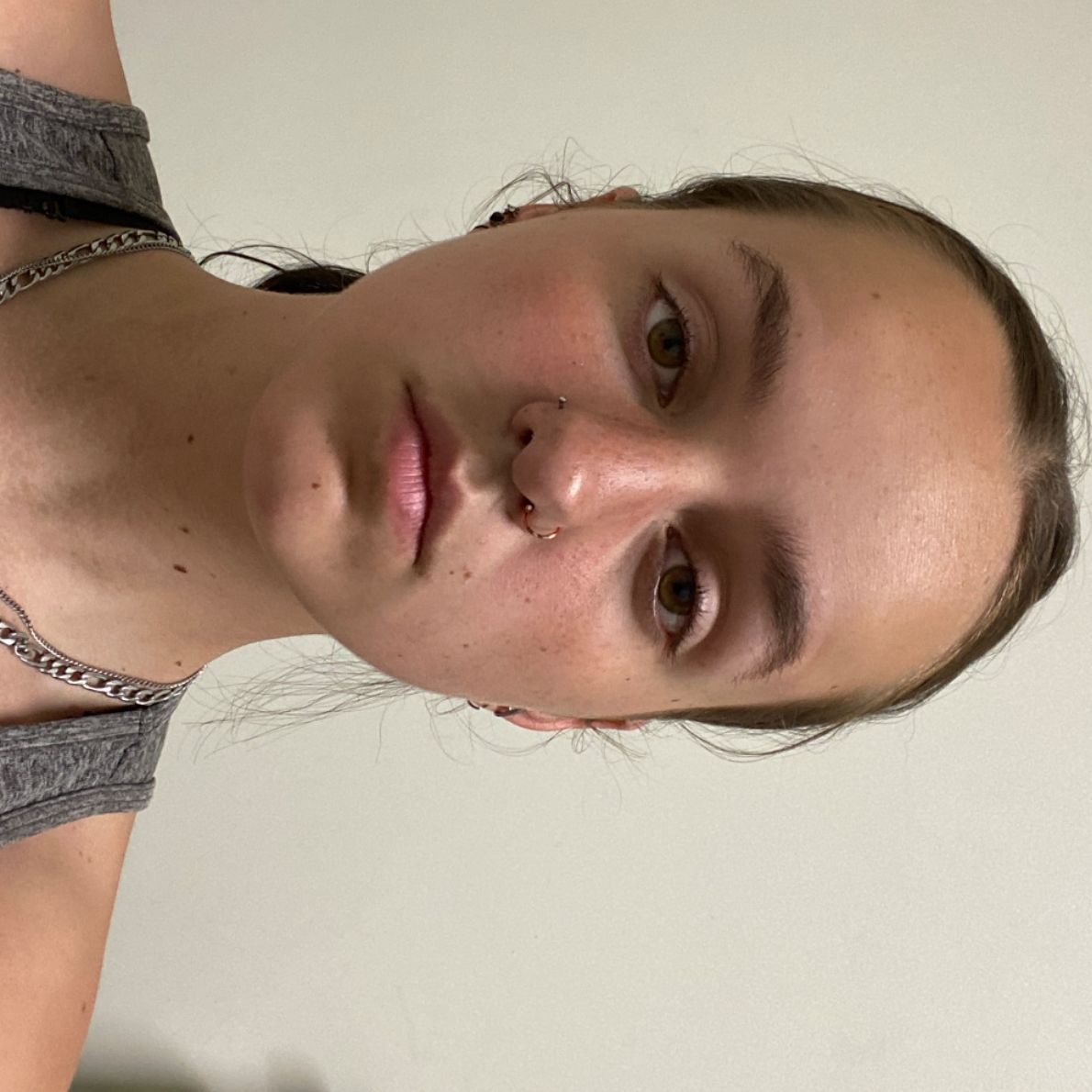 Profile of Elle Settle