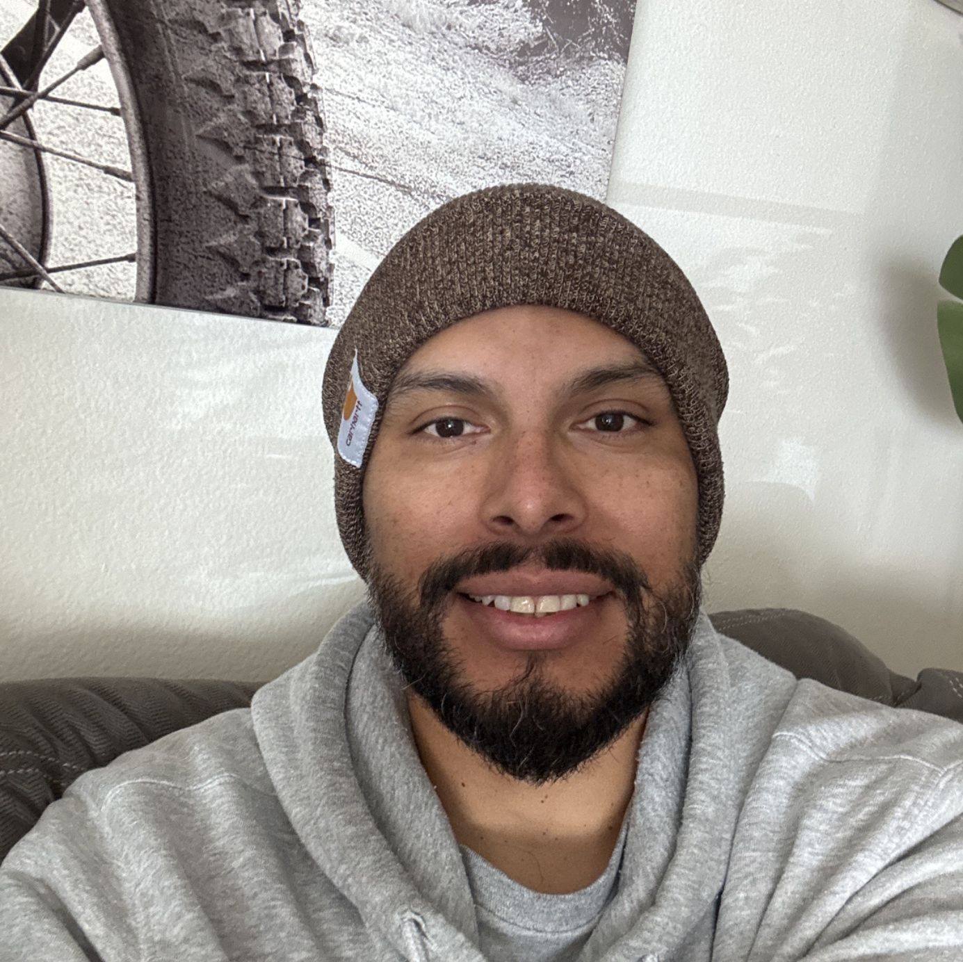 Profile of Emanuel Flores