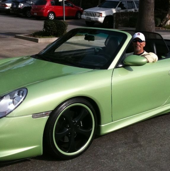 Profile of Gil Siqueido