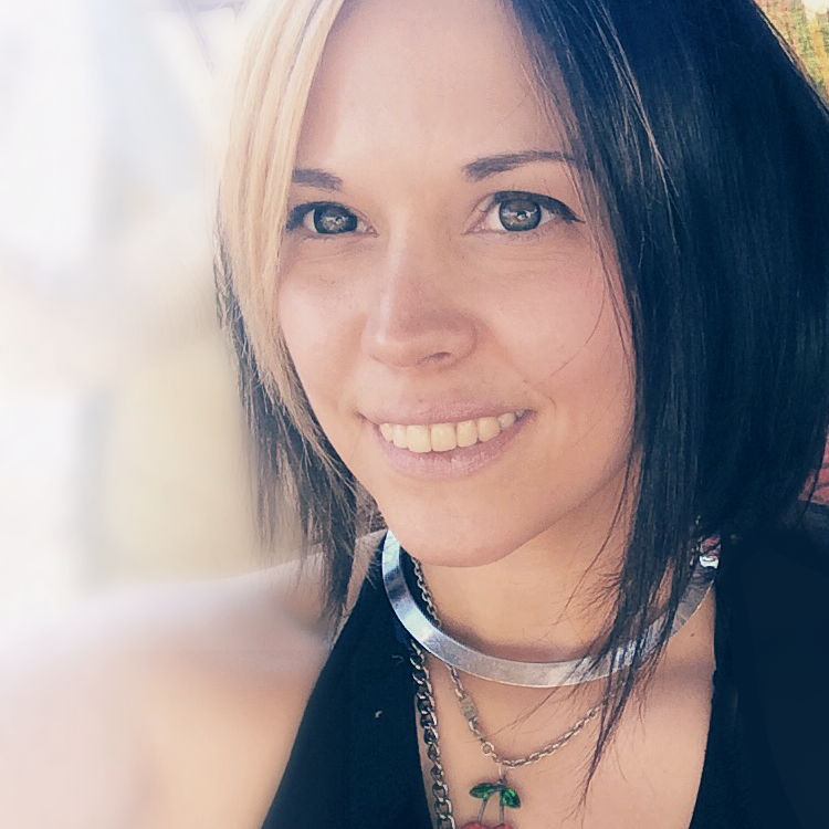 Profile of Renee di Cherri