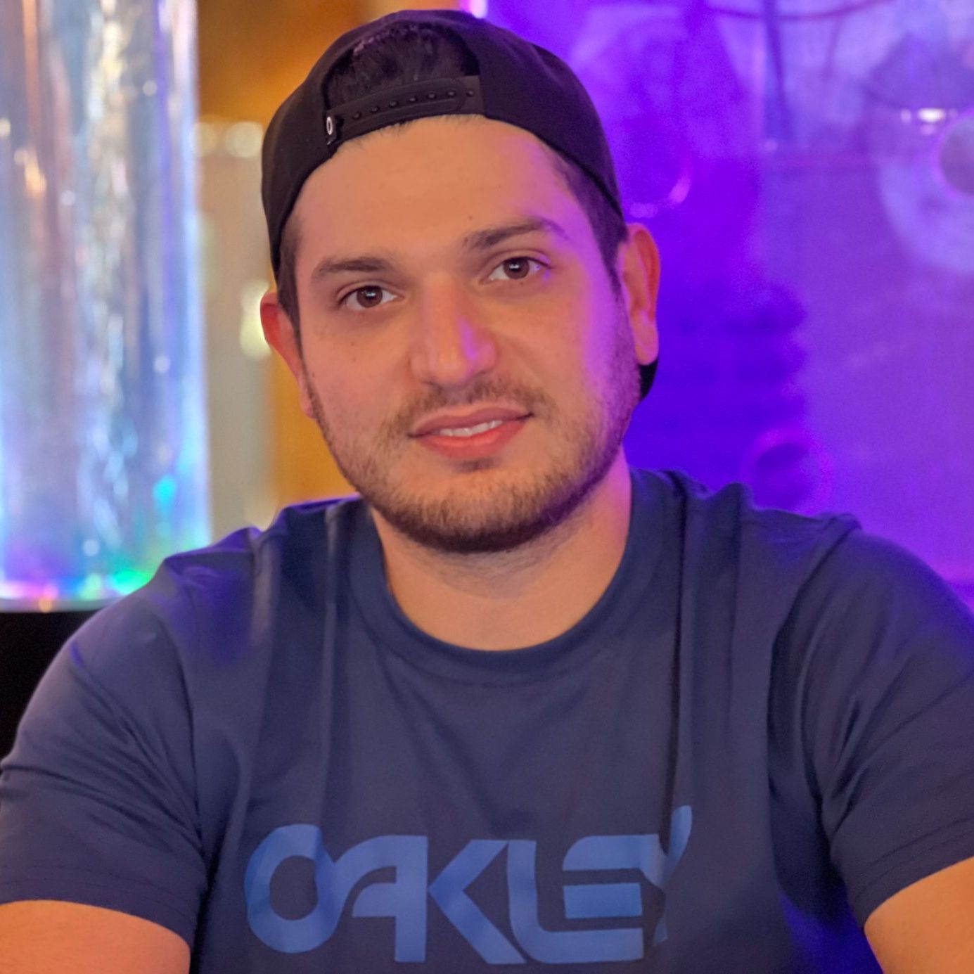 Profile of Alborz Akbari